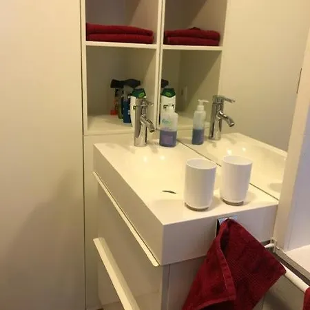 Luxe Room Canal Sight בית הארחה 4*