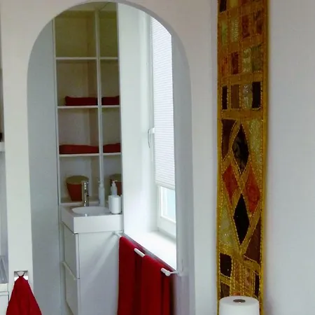 Gasthuis Canal Sight Amsterdam